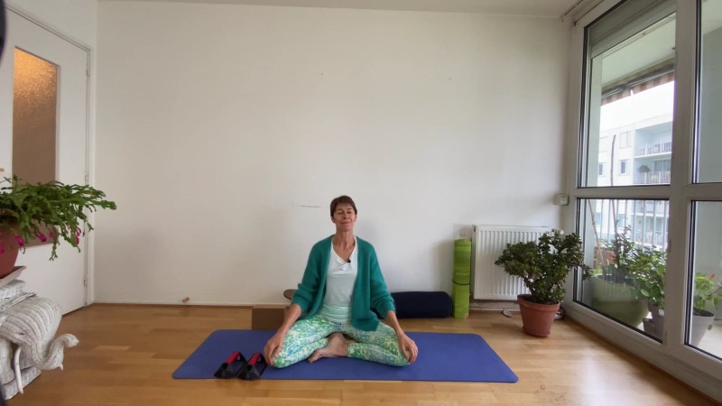 2 - Cours de yoga  - Eloge de la lenteur avec Sylvie Berardi
